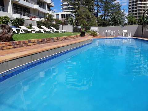 Surfers Chalet - Accommodation Redcliffe 7