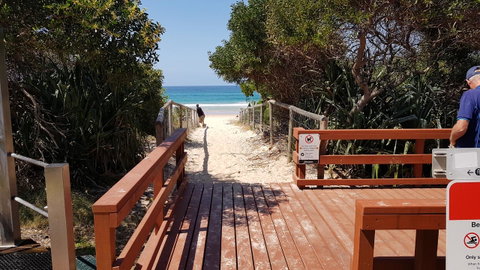 Surfers Chalet - Accommodation Redcliffe 4