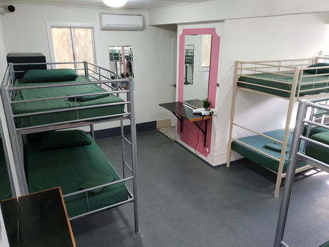 Backpackers In Paradise 18-35 Hostel - Accommodation Redcliffe 10