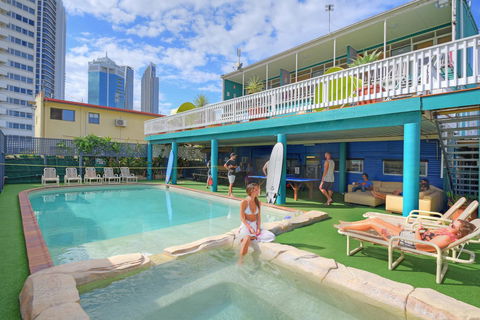 Backpackers In Paradise 18-35 Hostel - Accommodation Redcliffe 0