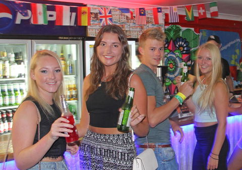 Backpackers In Paradise 18-35 Hostel - Accommodation Redcliffe 8