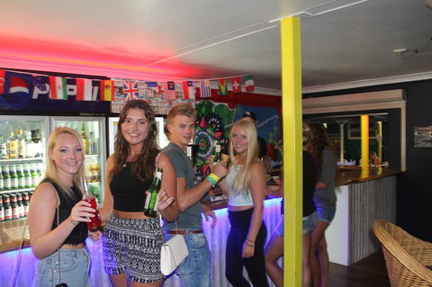 Backpackers In Paradise 18-35 Hostel - Accommodation Redcliffe 30