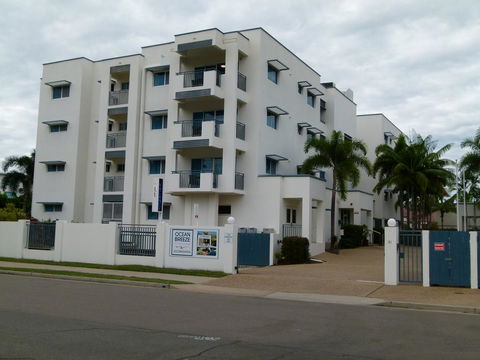 Madison Ocean Breeze Apartments - Accommodation Redcliffe 2
