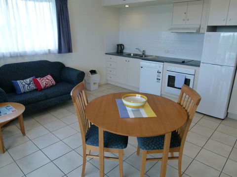 Madison Ocean Breeze Apartments - Accommodation Redcliffe 23