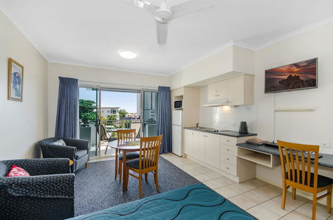 Madison Ocean Breeze Apartments - Accommodation Redcliffe 11