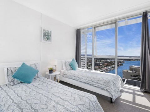 Beach Stay - Ocean & Riverview Resort Chevron Renaissance Central Surfers Paradise - Accommodation Redcliffe 2