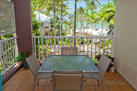 Coral Sands Beachfront Resort - Accommodation Redcliffe 2