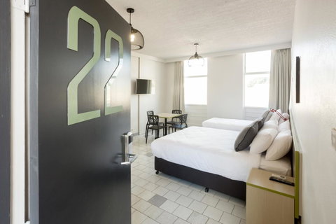 Nightcap At Emerald Star Hotel - Accommodation Redcliffe 26