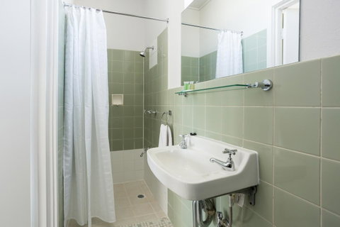 Nightcap At Emerald Star Hotel - Accommodation Redcliffe 35