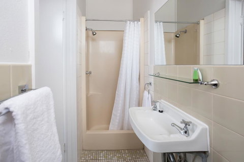 Nightcap At Emerald Star Hotel - Accommodation Redcliffe 27
