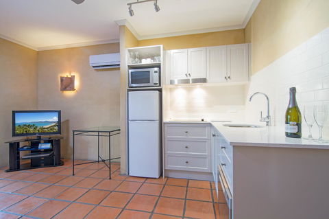 Villa San Michele (Official) - Accommodation Redcliffe 34