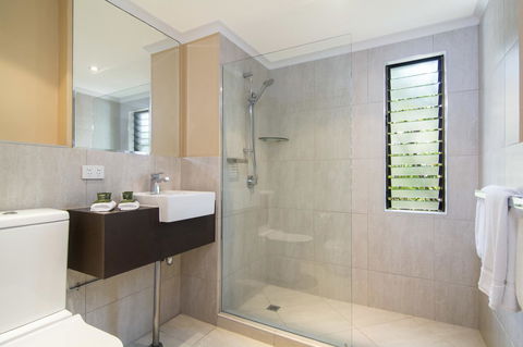 Villa San Michele (Official) - Accommodation Redcliffe 12