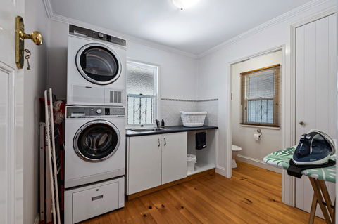 Frangipani House - Accommodation Redcliffe 21