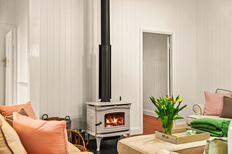 Frangipani House - Accommodation Redcliffe 9
