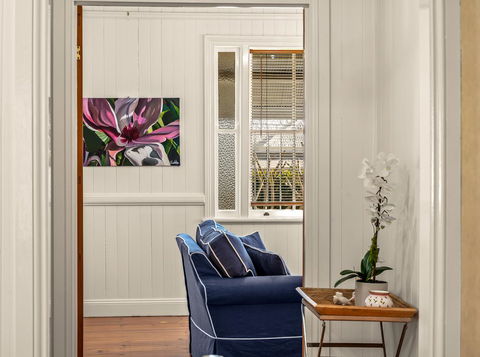Frangipani House - Accommodation Redcliffe 5