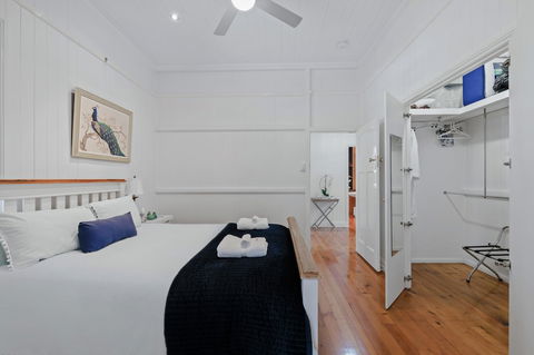 Frangipani House - Accommodation Redcliffe 15