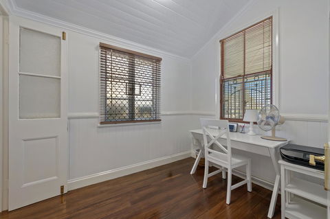 Frangipani House - Accommodation Redcliffe 17