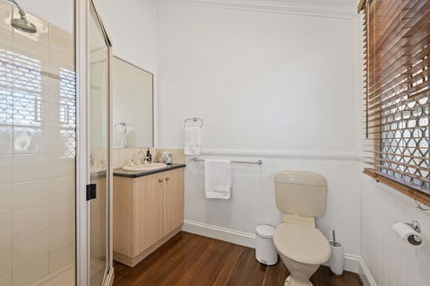 Frangipani House - Accommodation Redcliffe 16