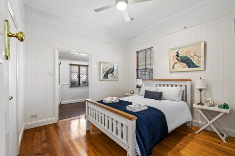 Frangipani House - Accommodation Redcliffe 14
