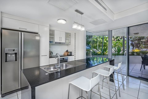 Vision Apartments - Accommodation Redcliffe 5