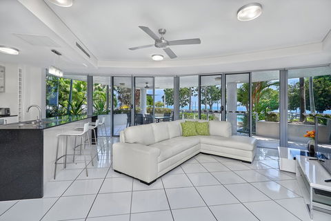 Vision Apartments - Accommodation Redcliffe 7