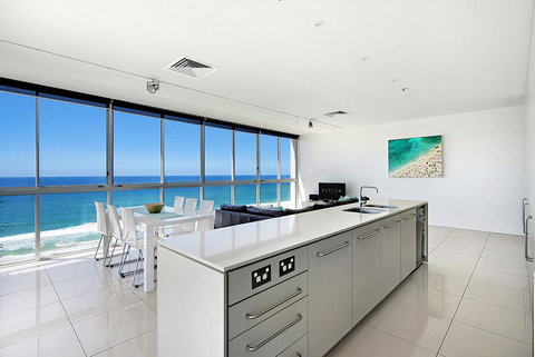 ULTIQA Air On Broadbeach - Accommodation Redcliffe 1