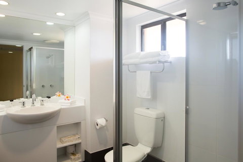 Palm Royale Cairns - Accommodation Redcliffe 30