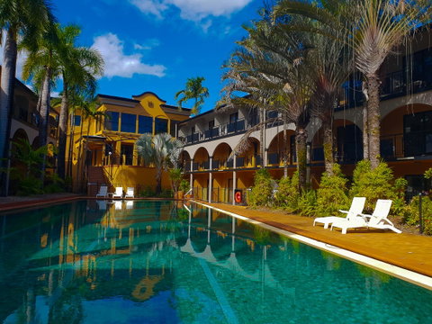 Palm Royale Cairns - Accommodation Redcliffe 5