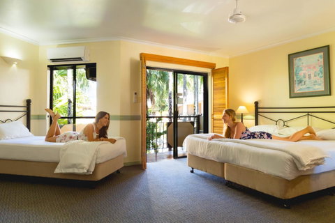 Palm Royale Cairns - Accommodation Redcliffe 22