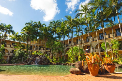 Palm Royale Cairns - Accommodation Redcliffe 11