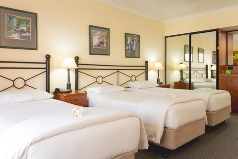 Palm Royale Cairns - Accommodation Redcliffe 29