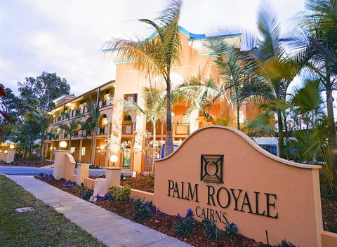 Palm Royale Cairns - Accommodation Redcliffe 8