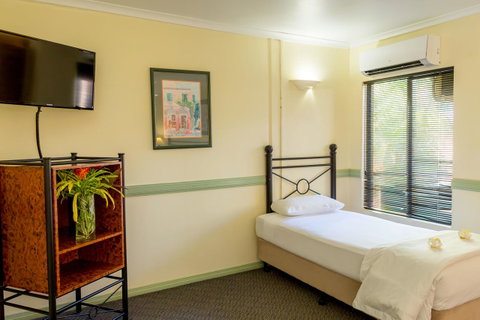 Palm Royale Cairns - Accommodation Redcliffe 23