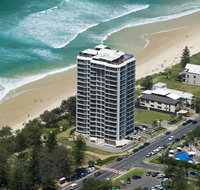 Golden Sands on the Beach - Accommodation Redcliffe