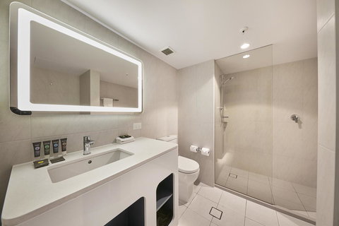 Novotel Surfers Paradise - Accommodation Redcliffe 16