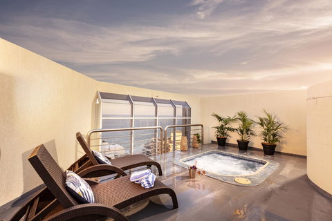Novotel Surfers Paradise - Accommodation Redcliffe 1