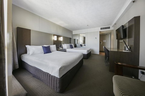 Novotel Surfers Paradise - Accommodation Redcliffe 11