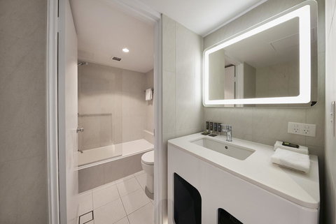 Novotel Surfers Paradise - Accommodation Redcliffe 13