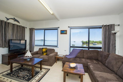 Blue On Cockle - Accommodation Redcliffe 2