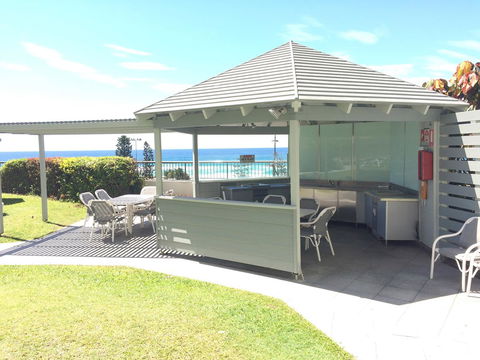 Surfers International Apartments - Accommodation Redcliffe 8