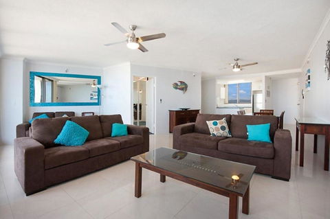 Surfers International Apartments - Accommodation Redcliffe 11
