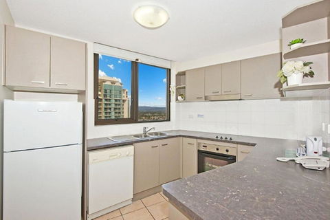 Surfers International Apartments - Accommodation Redcliffe 40