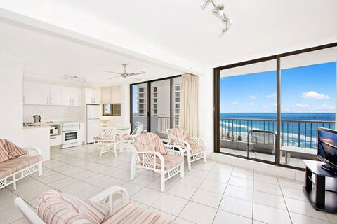 Surfers International Apartments - Accommodation Redcliffe 17