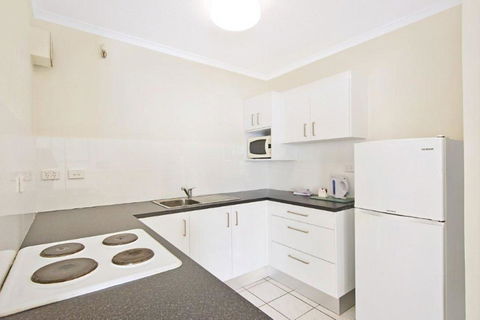 Surfers International Apartments - Accommodation Redcliffe 32