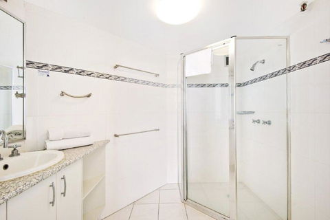 Surfers International Apartments - Accommodation Redcliffe 18