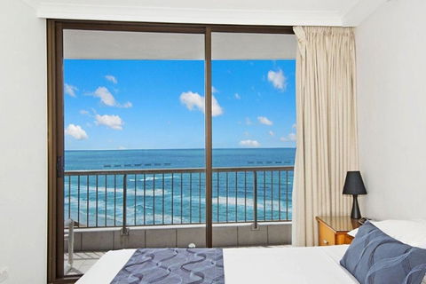 Surfers International Apartments - Accommodation Redcliffe 26