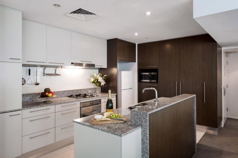 Oaks Brisbane Aurora Suites - Accommodation Redcliffe 6
