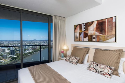 Oaks Brisbane Aurora Suites - Accommodation Redcliffe 4
