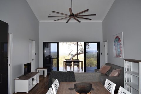 Ironbark House - Accommodation Redcliffe 30
