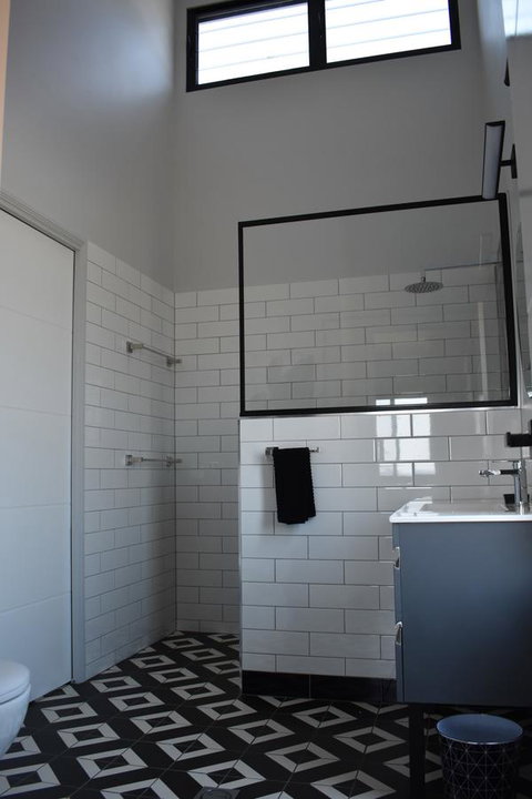 Ironbark House - Accommodation Redcliffe 28